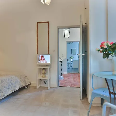 - La Bastide Bleue *